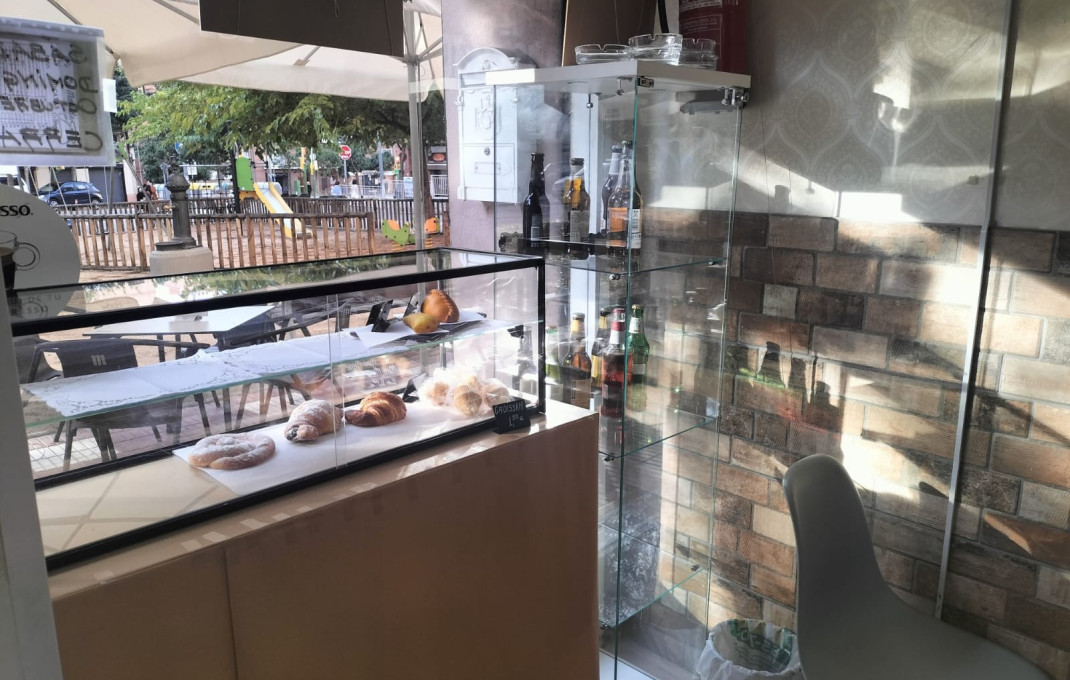 Transfert - Bar-Cafeteria -
Mataró - Via Europa - Parque Central