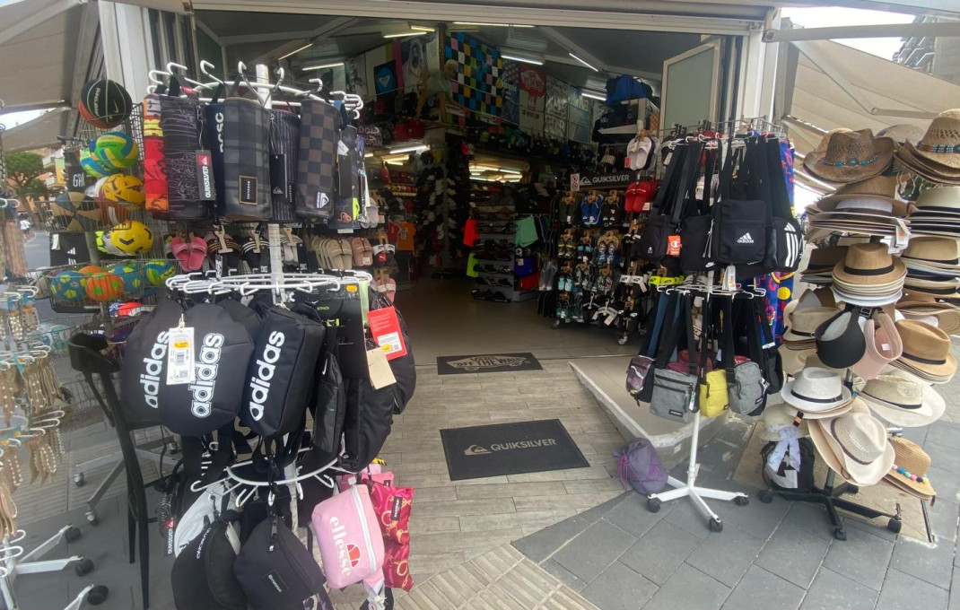 Alquiler - Tiendas -
Blanes