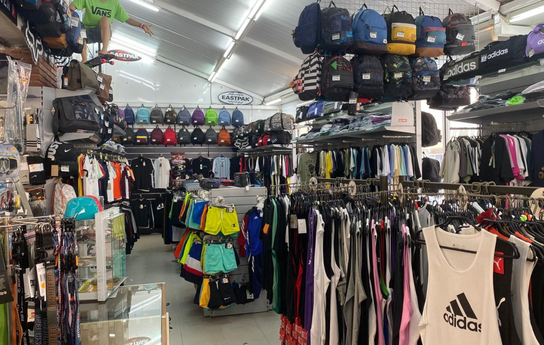 Alquiler - Tiendas -
Blanes