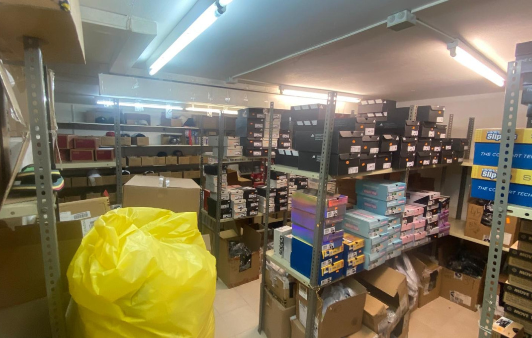 Alquiler - Tiendas -
Blanes