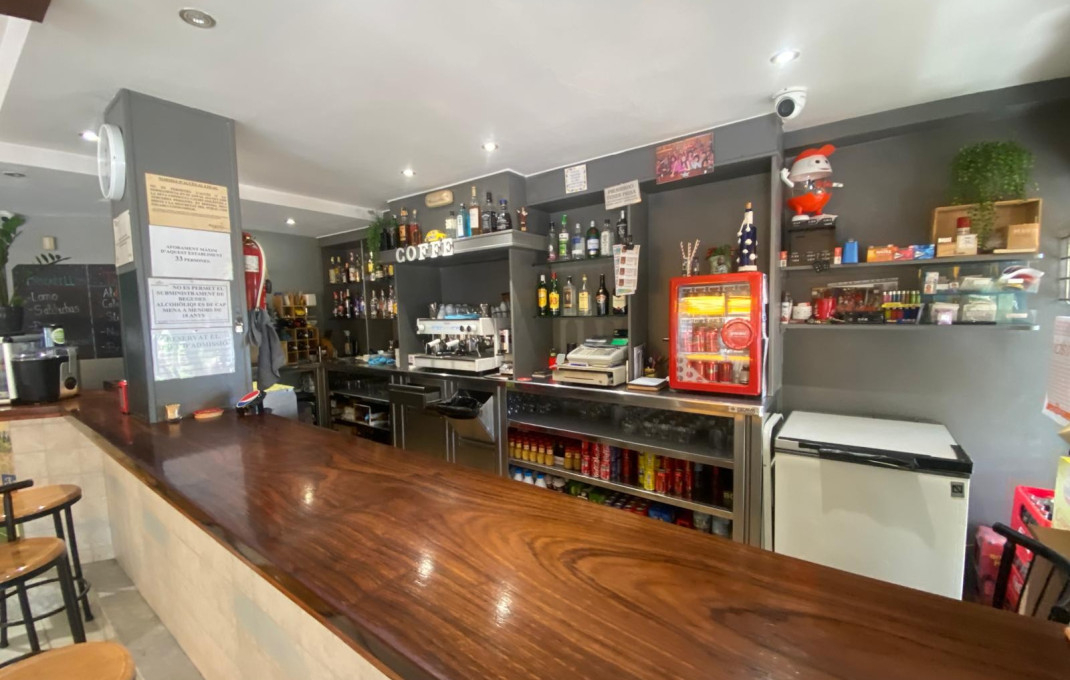 Sale - Bar-Cafeteria -
Palafrugell