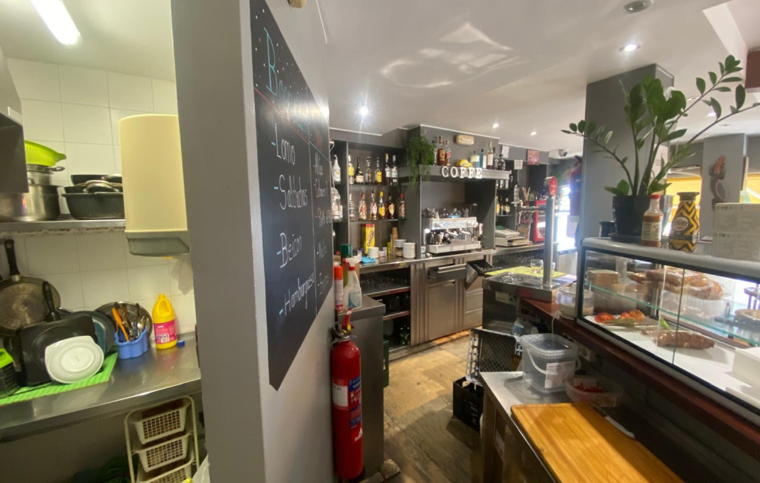 Sale - Bar-Cafeteria -
Palafrugell