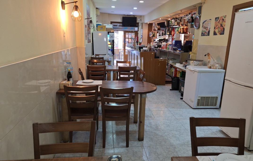 Transfer - Bar Restaurante -
Barcelona - Poble Sec-montjuïc