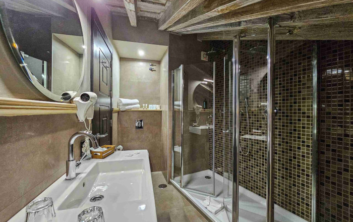 Venta - Hoteles -
Cartes - Riocorvo