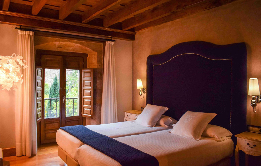 Venta - Hoteles -
Cartes - Riocorvo