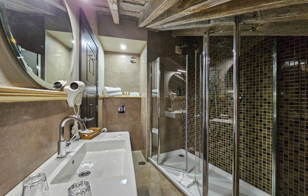 Venta - Hoteles -
Cartes - Riocorvo