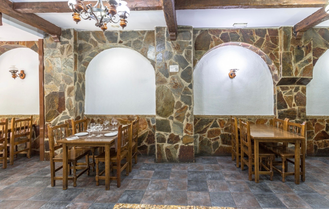 Traspaso - Bar Restaurante -
Esplugues de Llobregat - Montesa