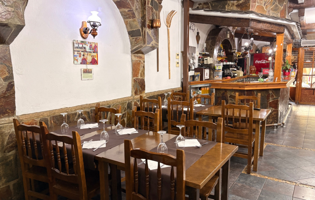 Traspaso - Bar Restaurante -
Esplugues de Llobregat - Montesa