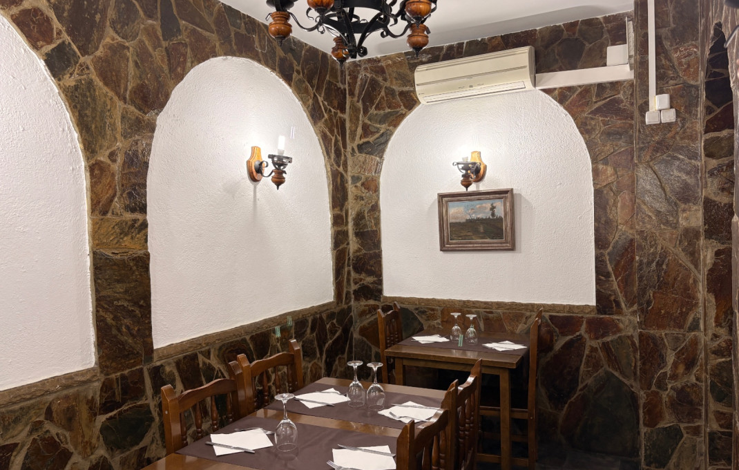 Traspaso - Bar Restaurante -
Esplugues de Llobregat - Montesa