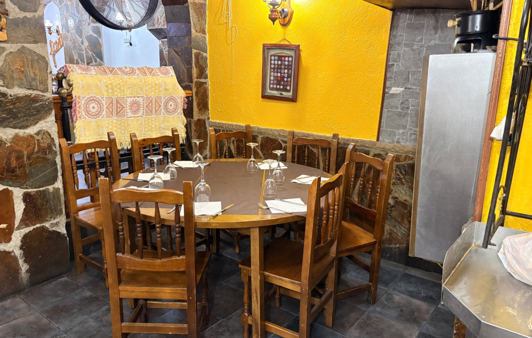 Traspaso - Bar Restaurante -
Esplugues de Llobregat - Montesa