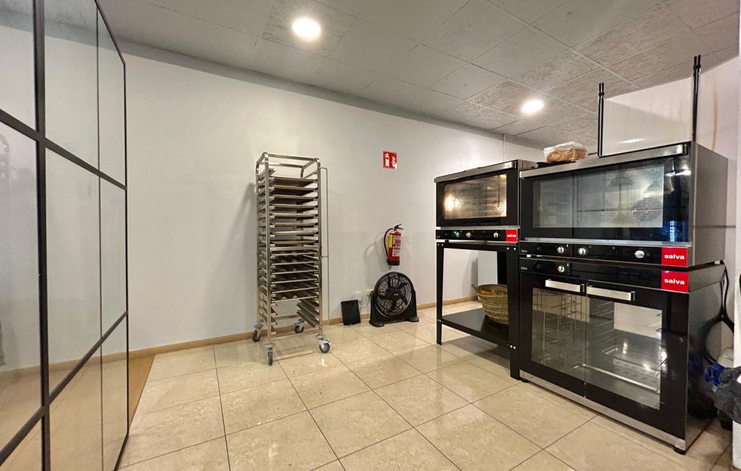 Traspaso - Obradores y/o Panaderias -
Barcelona - La Nova Esquerra De L´ Eixample