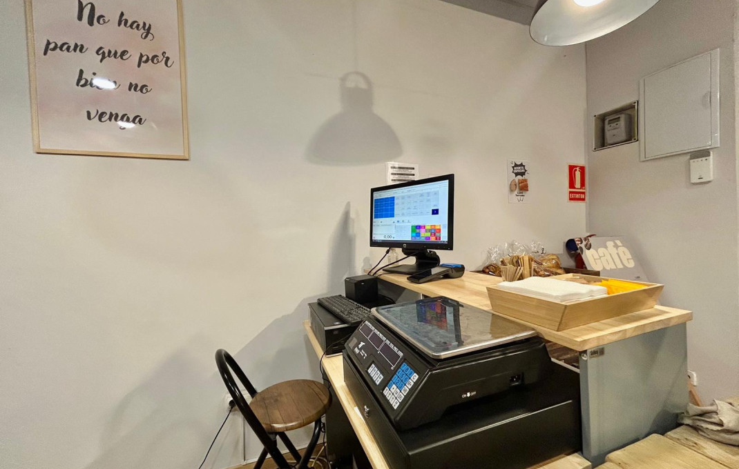 Traspaso - Obradores y/o Panaderias -
Barcelona - La Nova Esquerra De L´ Eixample