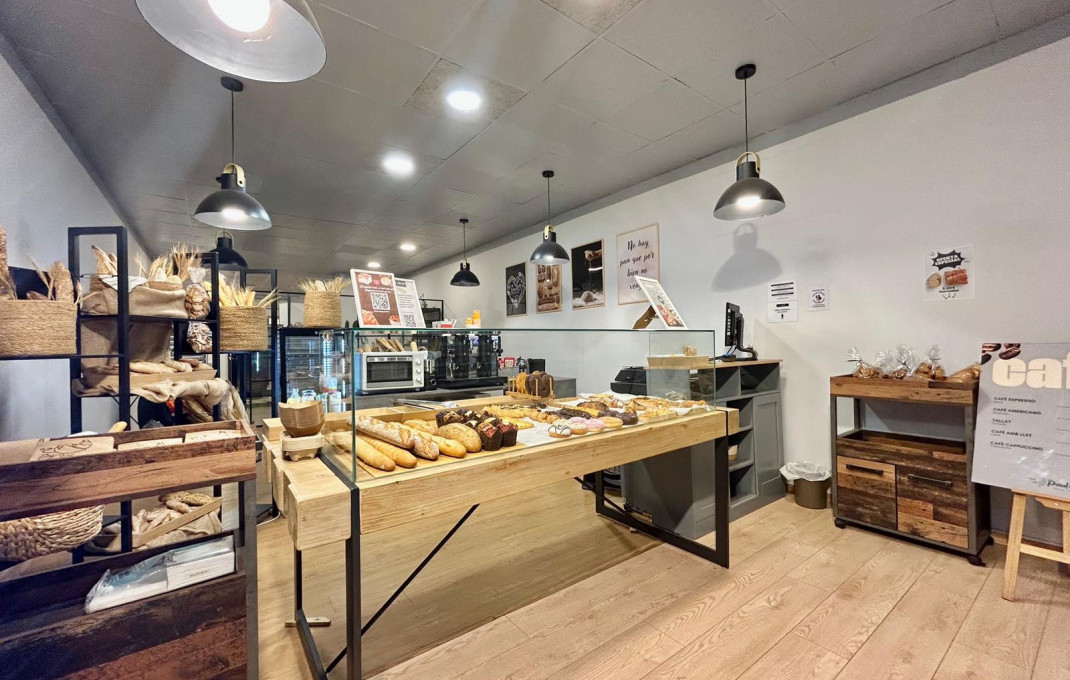 Traspaso - Obradores y/o Panaderias -
Barcelona - La Nova Esquerra De L´ Eixample