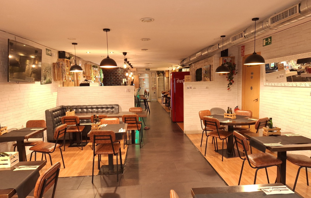 Traspaso - Restaurante -
Barcelona - Sant Martí