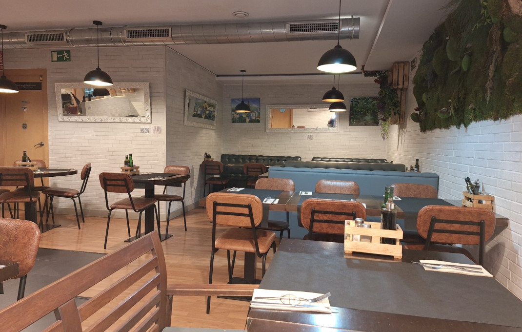 Traspaso - Restaurante -
Barcelona - Sant Martí