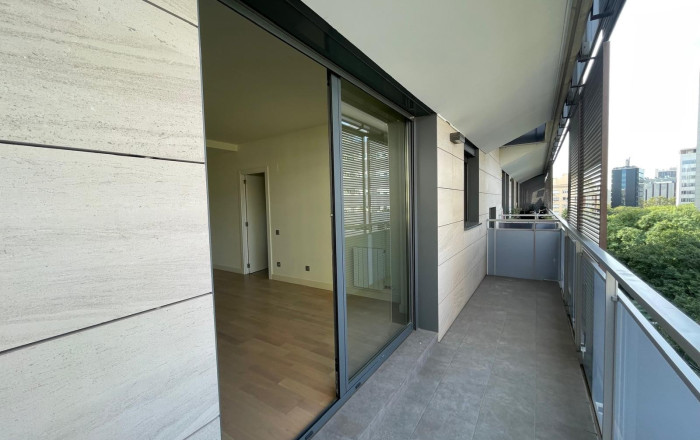 Sale - Piso -
Barcelona - Les corts