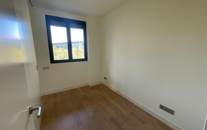 Sale - Piso -
Barcelona - Les corts