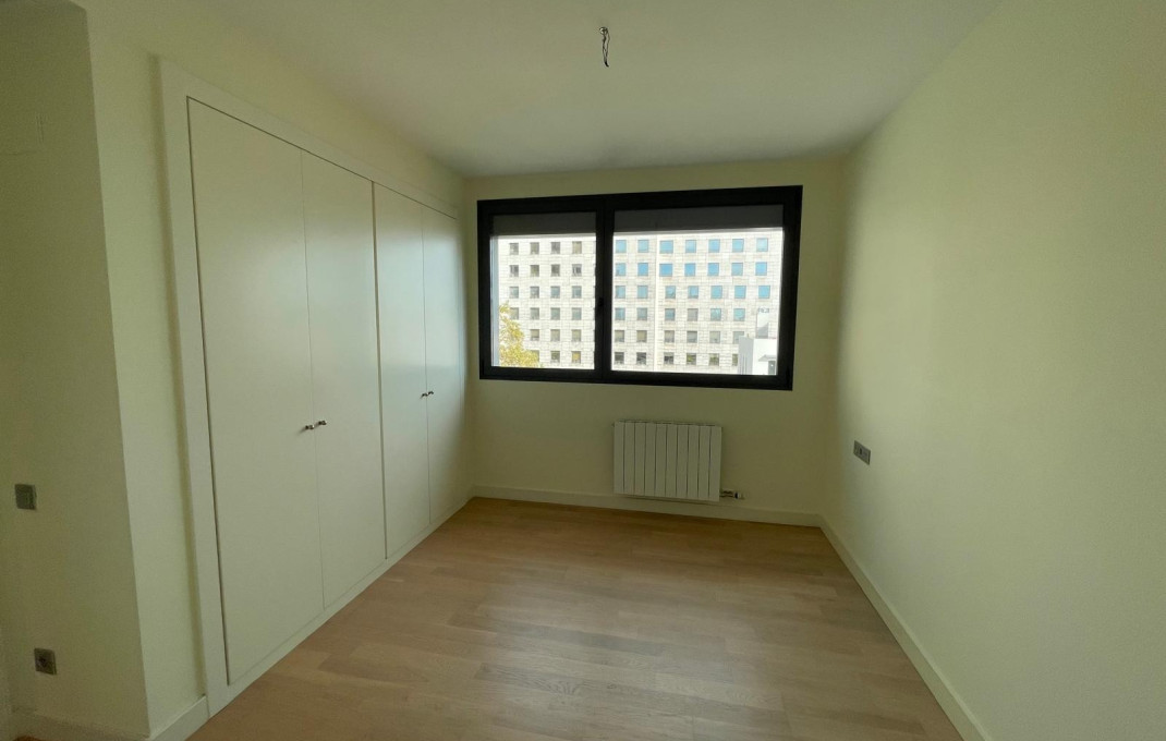 Sale - Piso -
Barcelona - Les corts
