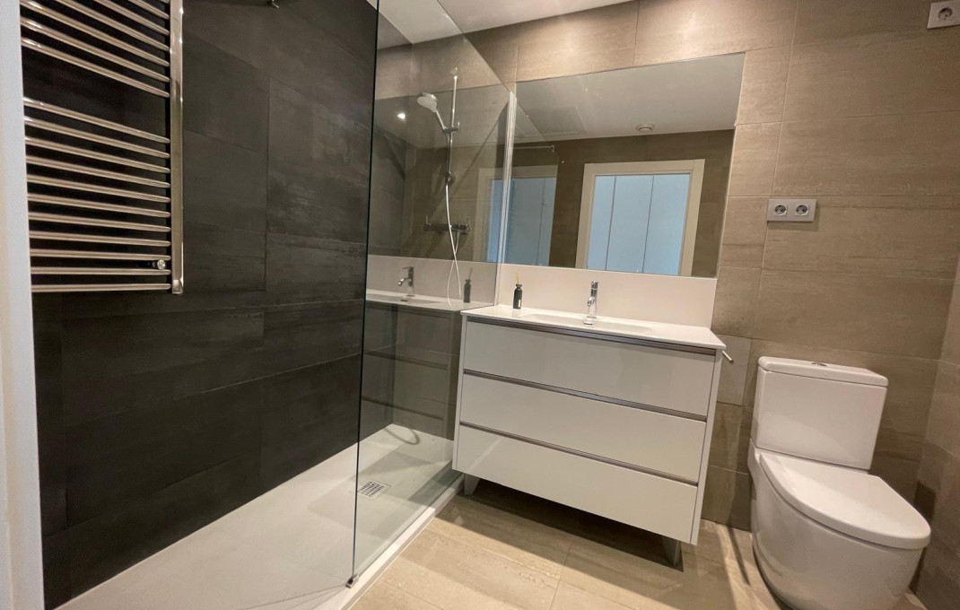 Venta - Piso -
Barcelona - Les corts