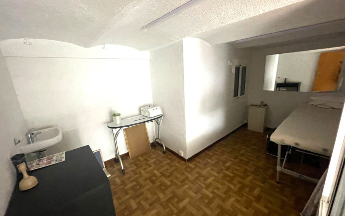 Traspaso - Peluquerias y Estetica -
Barcelona - Sant Antoni