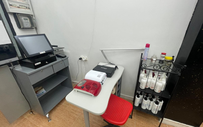 Traspaso - Peluquerias y Estetica -
Barcelona - Sant Antoni