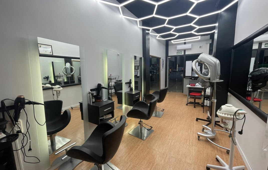 Traspaso - Peluquerias y Estetica -
Barcelona - Sant Antoni