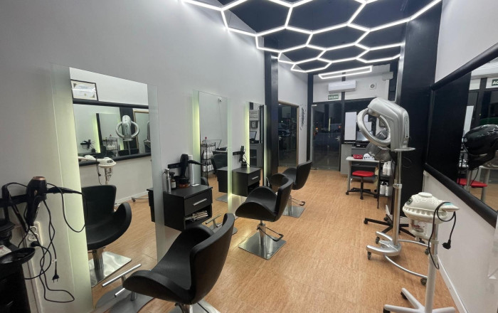 Traspaso - Peluquerias y Estetica -
Barcelona - Sant Antoni