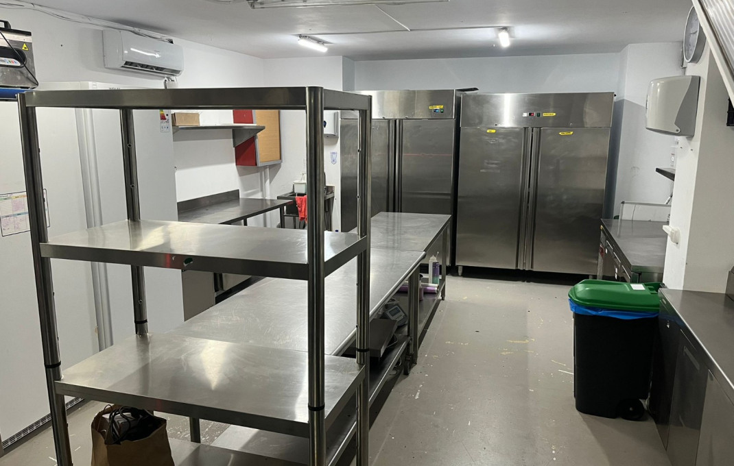 Traspaso - Cocina industrial -
Barcelona - Eixample