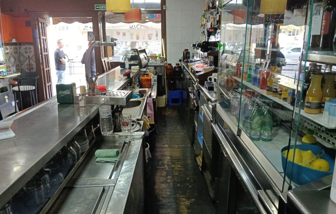 Traspaso - Bar Restaurante -
Barcelona - Sants