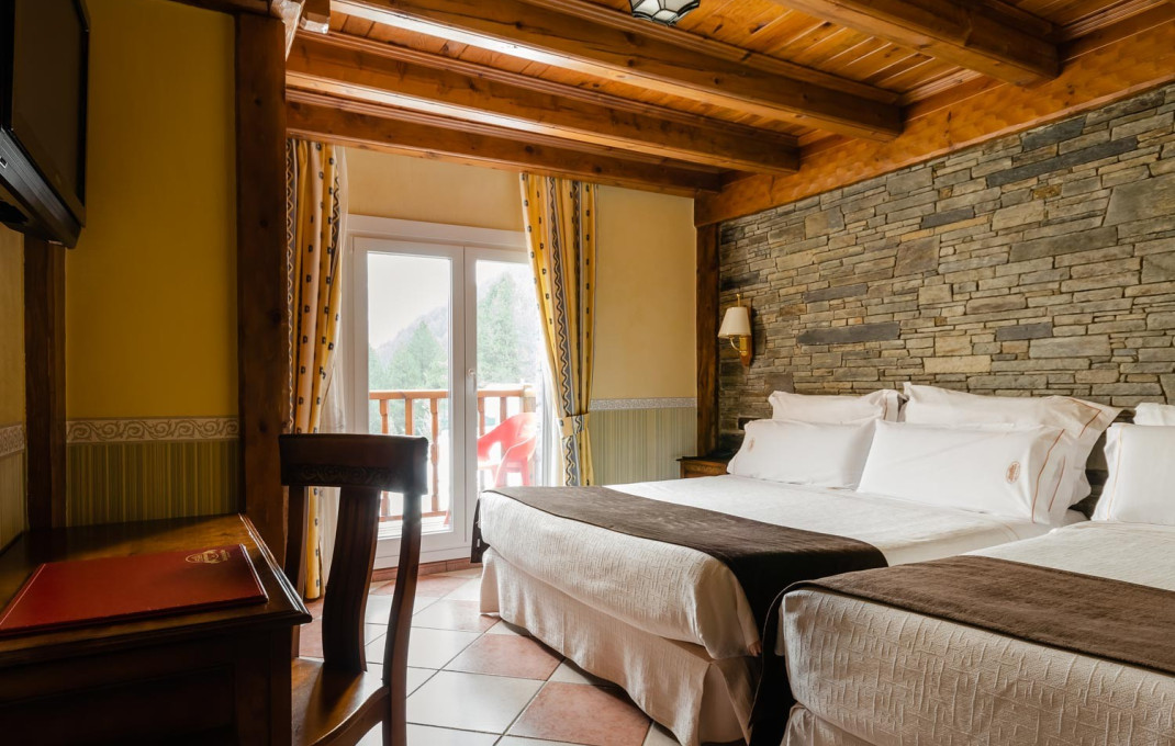 Venta - Hotel 3 Estrellas -
Lleida  - Lleida