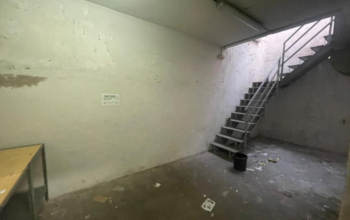 Alquiler - Local comercial -
Barcelona - Eixample Derecho