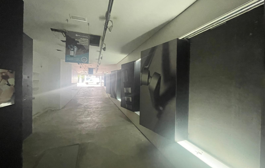 Alquiler - Local comercial -
Barcelona - Eixample Derecho