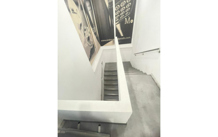 Alquiler - Local comercial -
Barcelona - Eixample Derecho