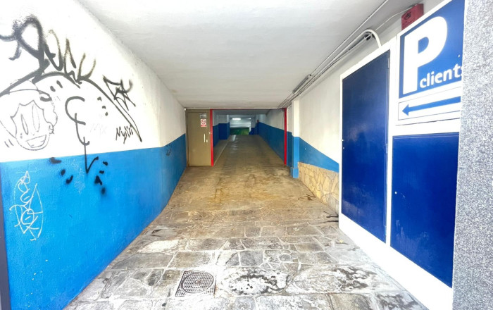 Alquiler - Local comercial -
Barcelona - Eixample Derecho