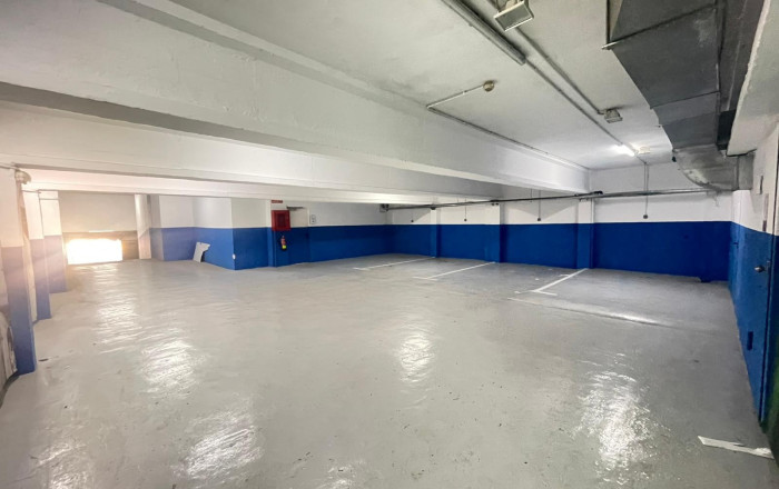 Alquiler - Local comercial -
Barcelona - Eixample Derecho