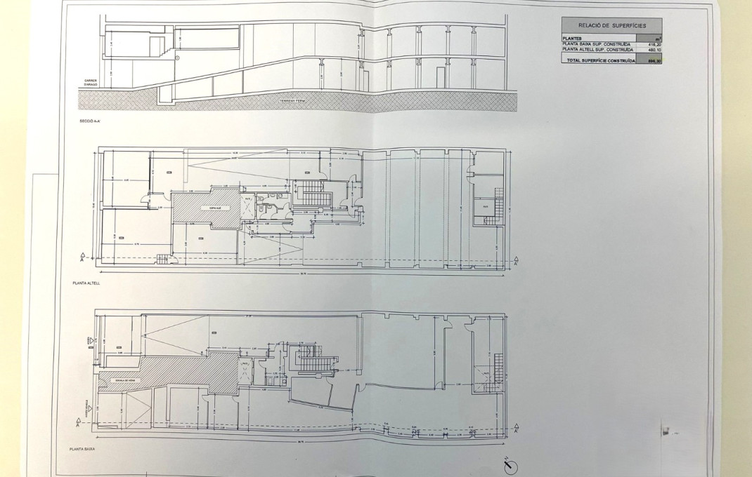 Alquiler - Local comercial -
Barcelona - Eixample Derecho