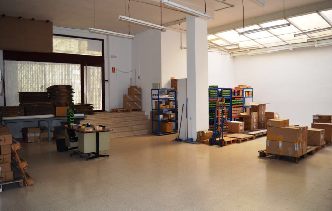 Revente - Local comercial -
Barcelona - Sant Andreu