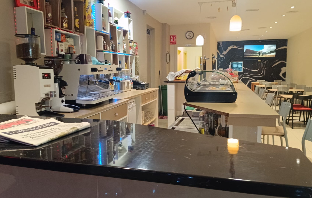 Traspaso - Bar-Cafeteria -
Sant Feliu