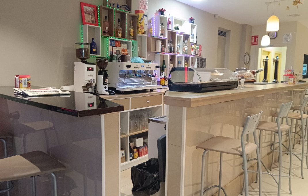 Traspaso - Bar-Cafeteria -
Sant Feliu