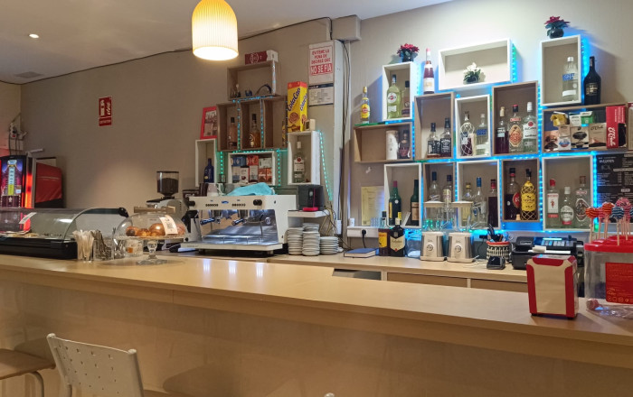 Traspaso - Bar-Cafeteria -
Sant Feliu