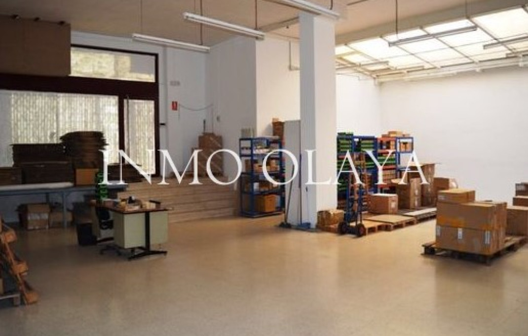 Revente - Local comercial -
Barcelona - Sant Andreu