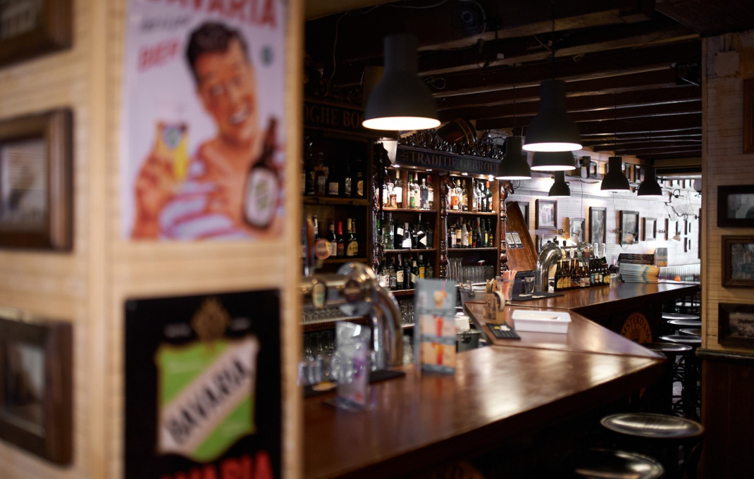 Traspaso - Bar Restaurante -
Barcelona