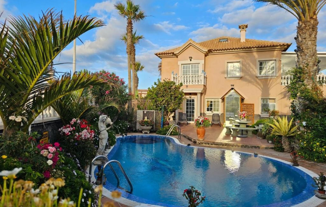 Venta - Apartamentos Turísticos -
Santa Cruz de Tenerife - El Médano