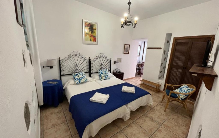 Venta - Hotel Rural -
Santa Cruz de Tenerife - San Sebastián de La Gomera