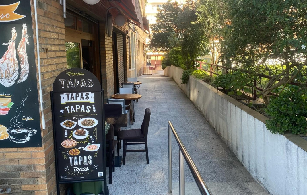 Transfert - Bar-Cafeteria -
Lloret de Mar