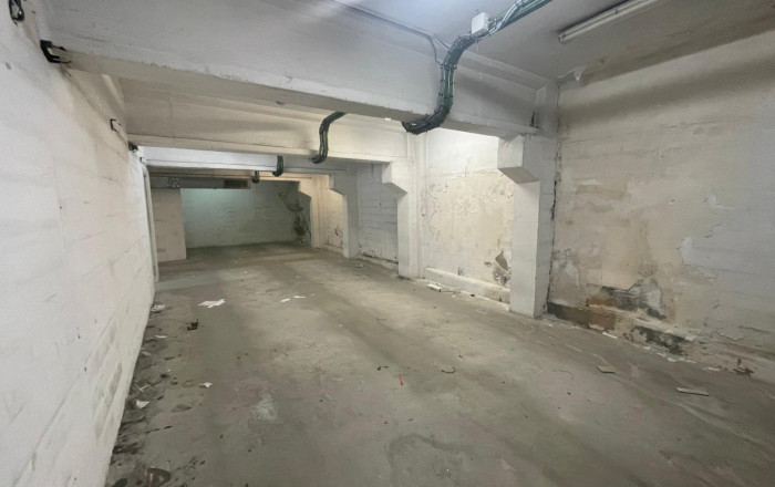 Sale - Local comercial -
Barcelona - Eixample Derecho