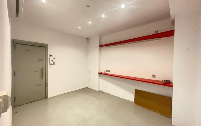Sale - Local comercial -
Barcelona - Eixample Derecho