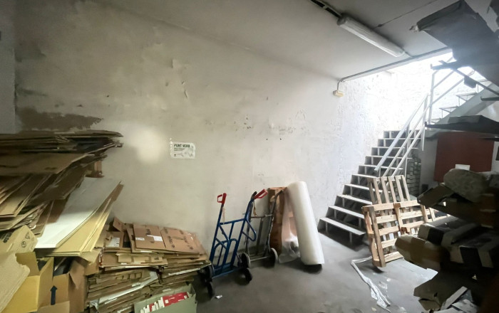 Sale - Local comercial -
Barcelona - Eixample Derecho