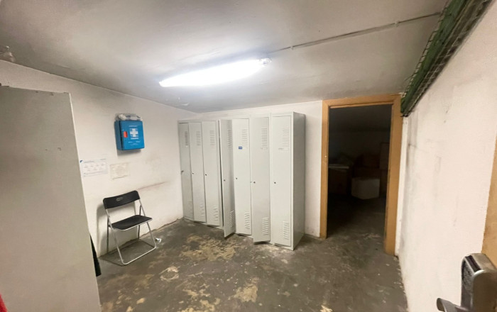 Sale - Local comercial -
Barcelona - Eixample Derecho