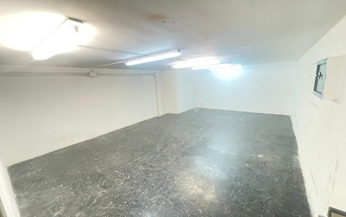 Sale - Local comercial -
Barcelona - Eixample Derecho